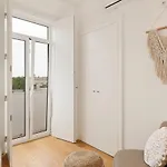 Modern Portuguese 1 Bedroom In Belem *