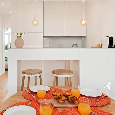 Modern Portuguese 1 Bedroom In Belem Apartament Lizbona