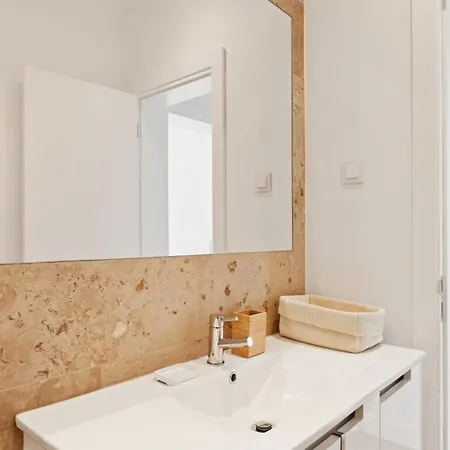 Apartament Modern Portuguese 1 Bedroom In Belem Lizbona