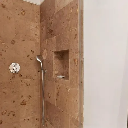 Modern Portuguese 1 Bedroom In Belem