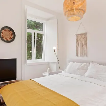 Modern Portuguese 1 Bedroom In Belem Apartament Lizbona