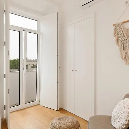 Modern Portuguese 1 Bedroom In Belem Apartament Lizbona