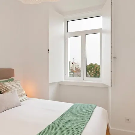 Modern Portuguese 1 Bedroom In Belem Apartament