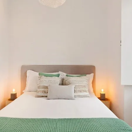 Modern Portuguese 1 Bedroom In Belem Apartament
